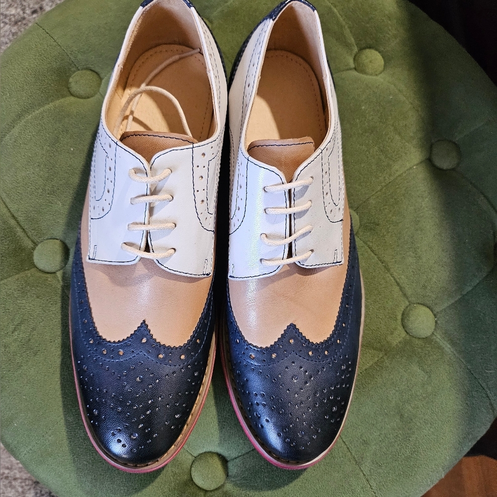 MONA FLYING Classic Three-Tone Oxford Shoes